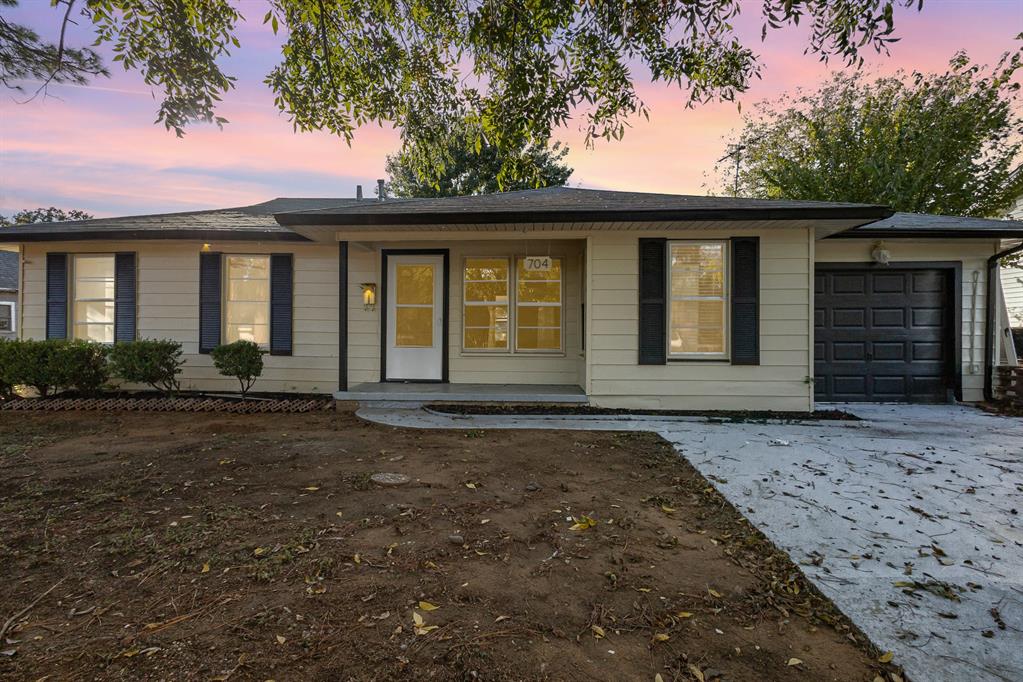 704 Vine Street Property Photo