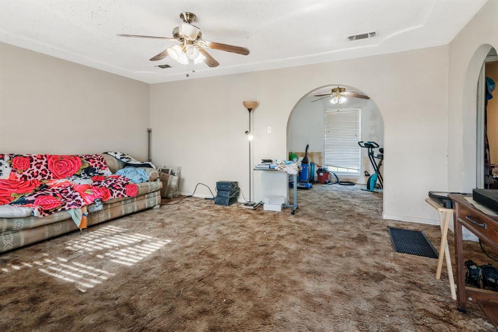 990 County Road 4371 Property Photo 8