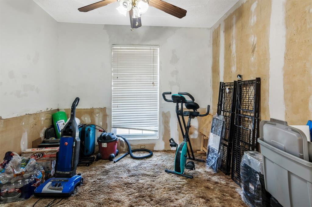 990 County Road 4371 Property Photo 11