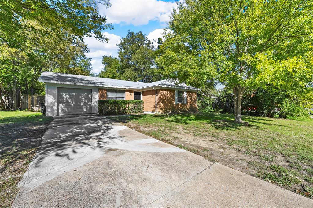 1209 Edgemont Drive Property Photo