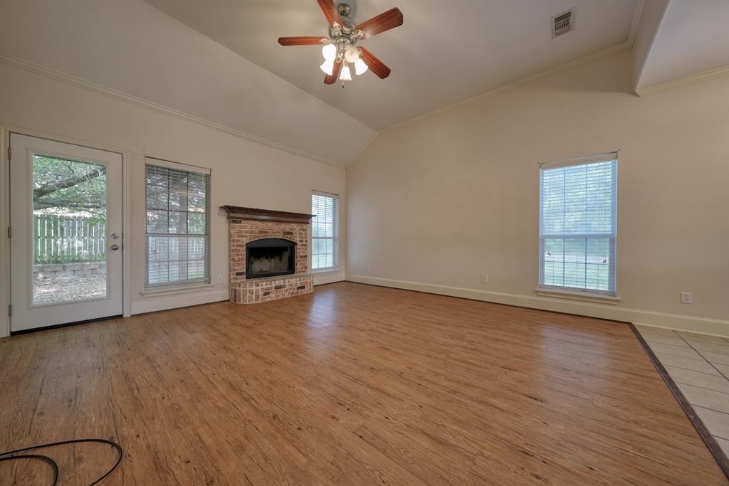 101 Charles Drive Property Photo 7