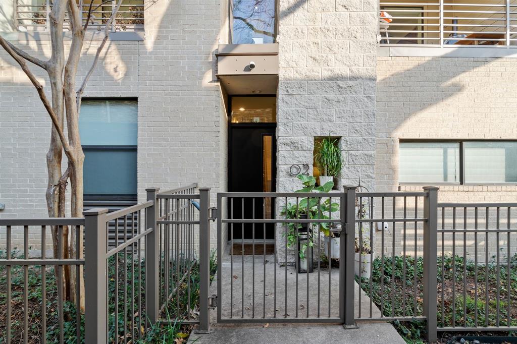 4111 Newton Avenue Property Photo 1