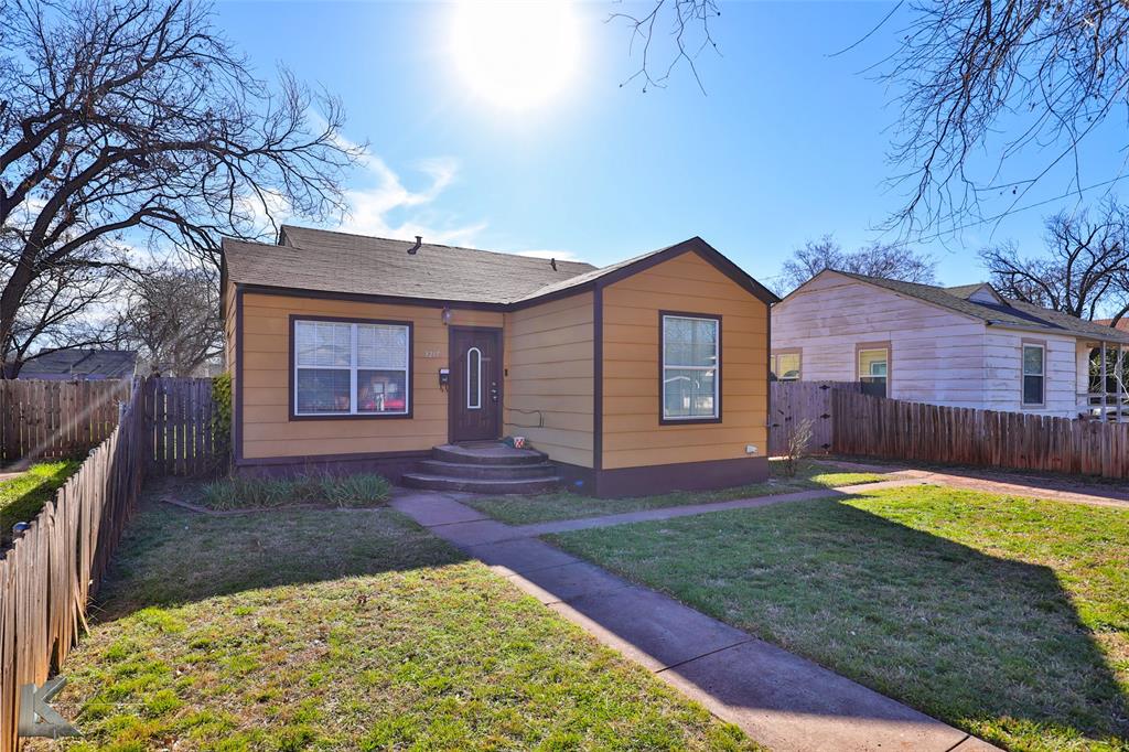 3217 S 5th Street Property Photo 1