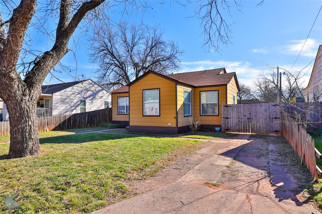 3217 S 5th Street Property Photo 2