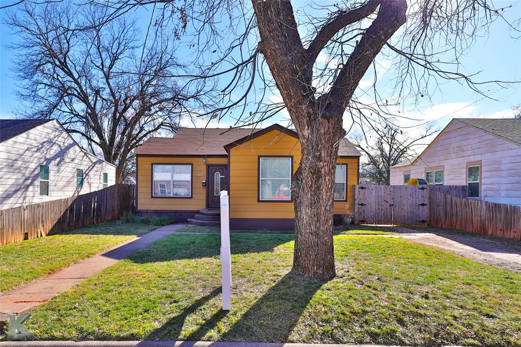 3217 S 5th Street Property Photo 3