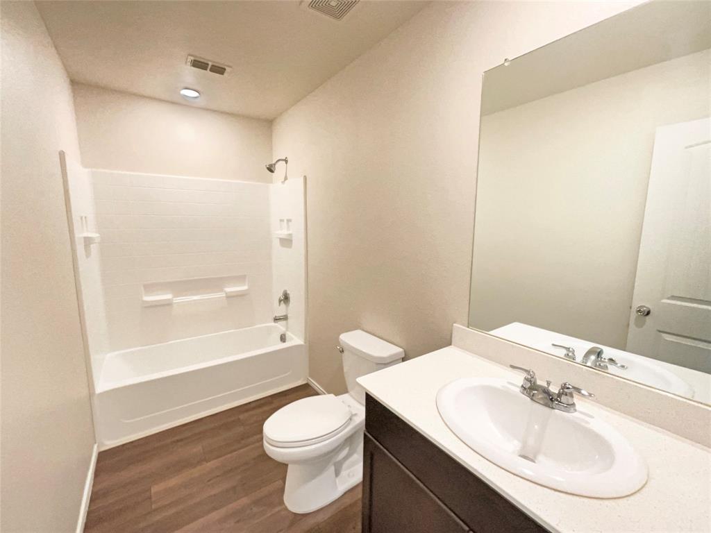 1619 Daunton Drive Property Photo 7