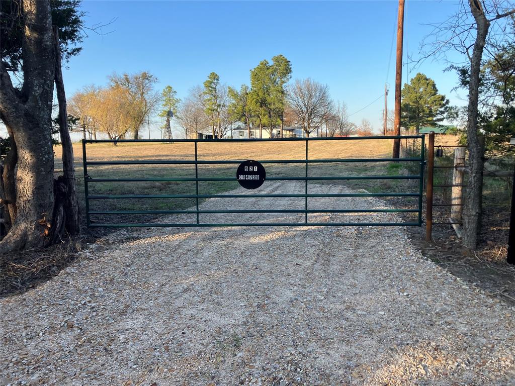 921 County Road 4728 Property Photo