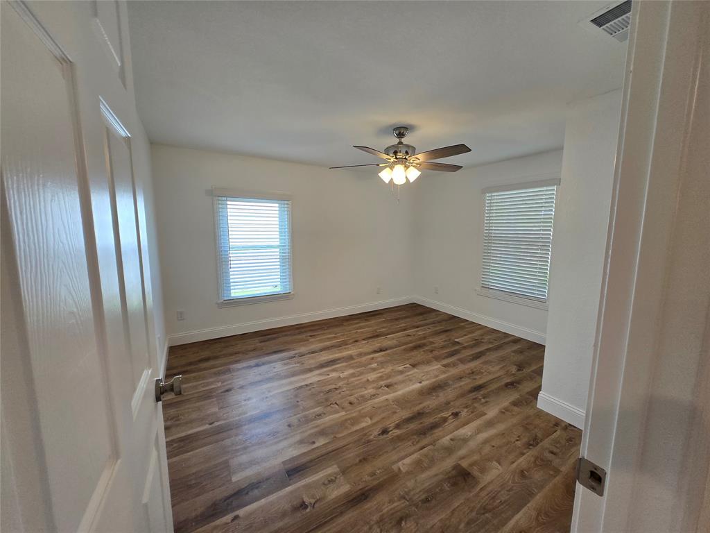 1720 Bagby Avenue Property Photo