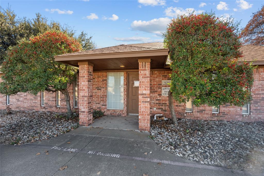5120 Loop 820 Property Photo 4