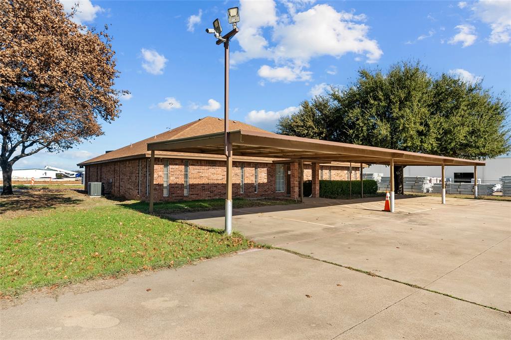 5120 Loop 820 Property Photo 5