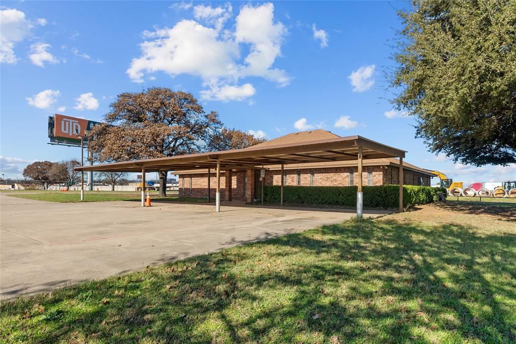 5120 Loop 820 Property Photo 6