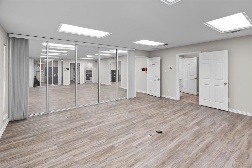 5120 Loop 820 Property Photo 10