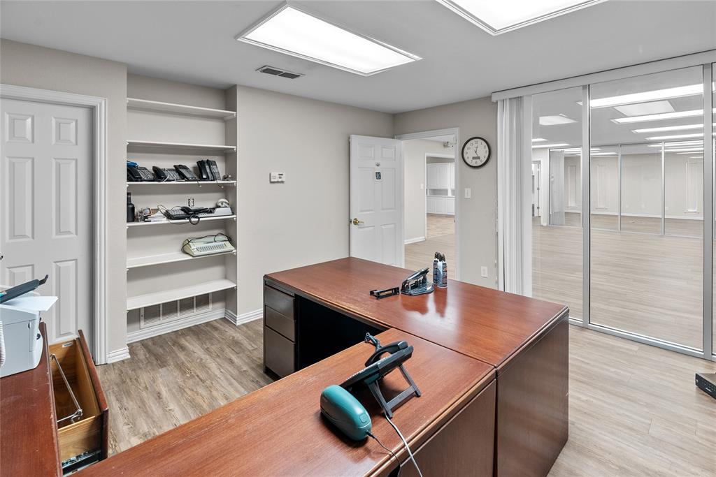 5120 Loop 820 Property Photo 13
