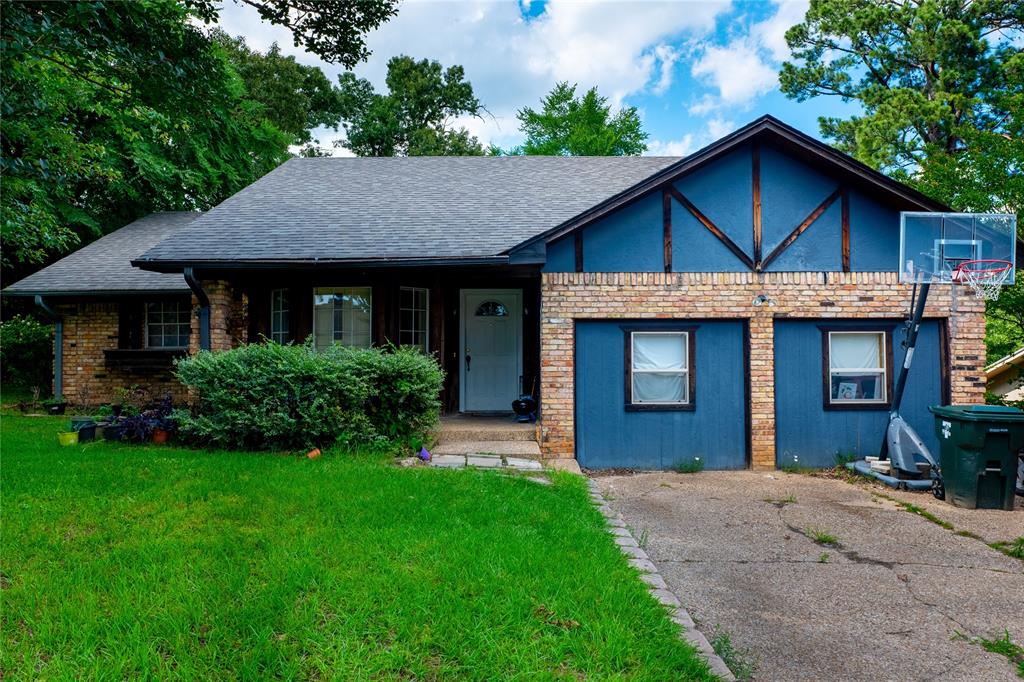 2916 Lisa Lane Property Photo