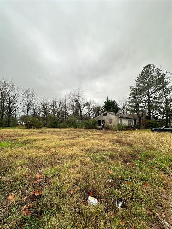 2225 Bonham Street Property Photo 4
