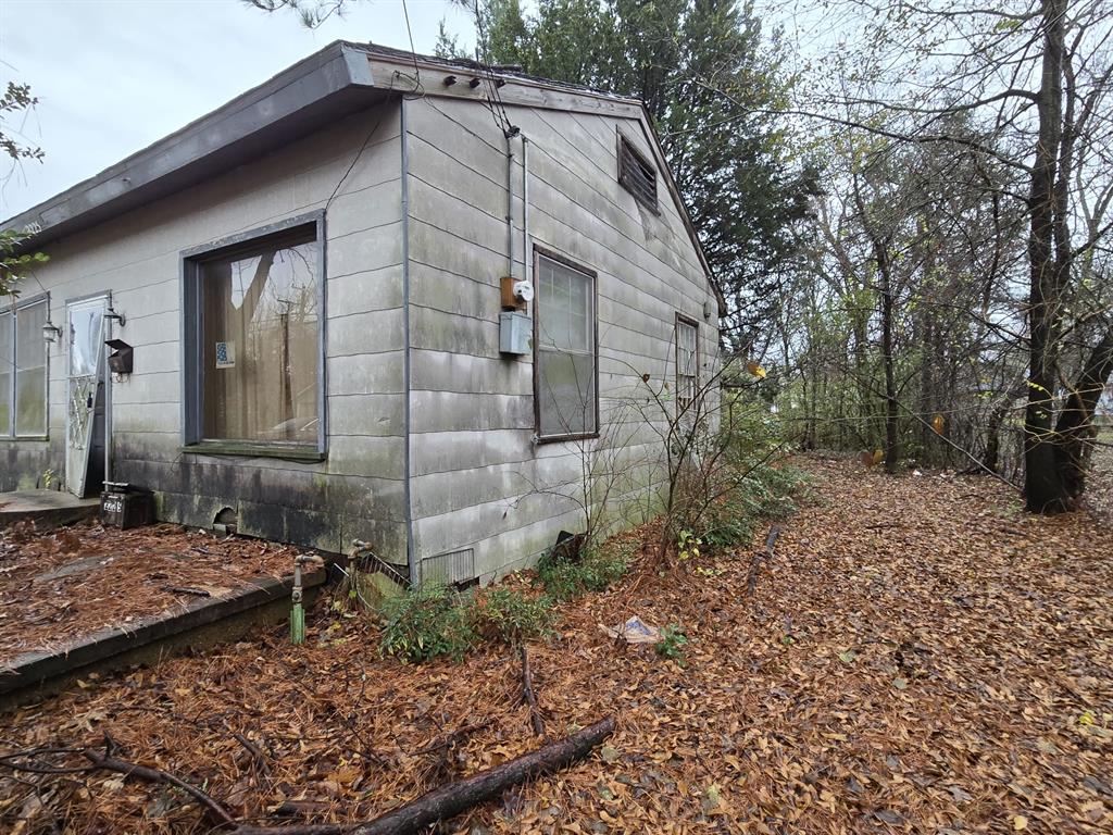 2225 Bonham Street Property Photo 5