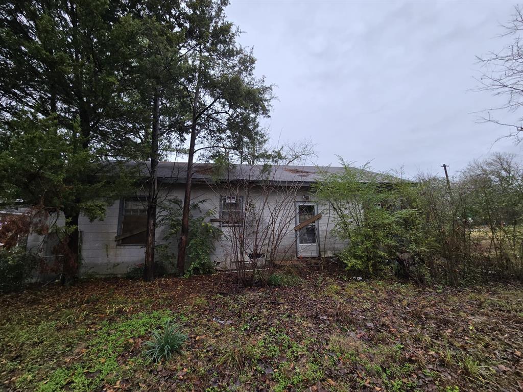 2225 Bonham Street Property Photo 6