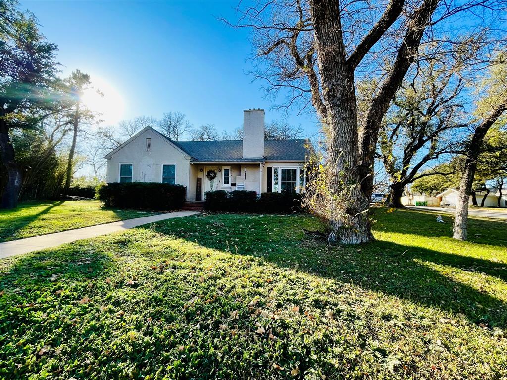 401 S Hillcrest Avenue Property Photo 1