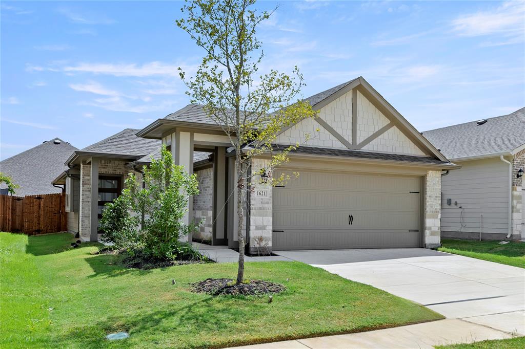 1621 Meadow Crest Drive Property Photo 1