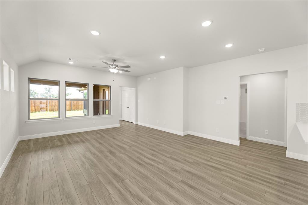 1621 Meadow Crest Drive Property Photo 10