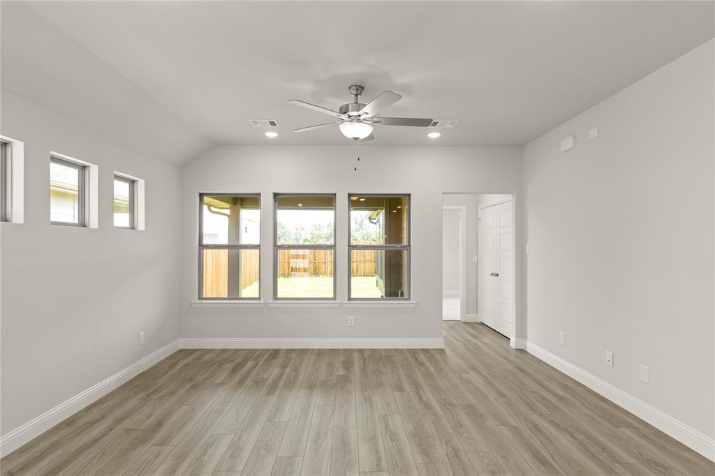 1621 Meadow Crest Drive Property Photo 11