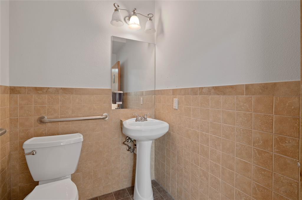 3605 Interstate 30 Property Photo 11