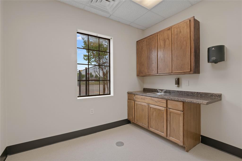 3605 Interstate 30 Property Photo 13