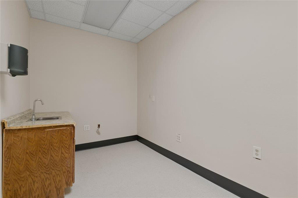 3605 Interstate 30 Property Photo 21