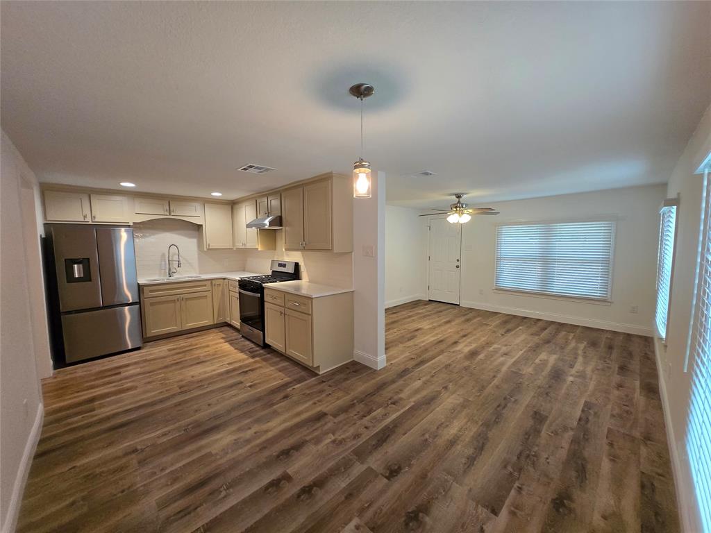 1720 Bagby Avenue Property Photo