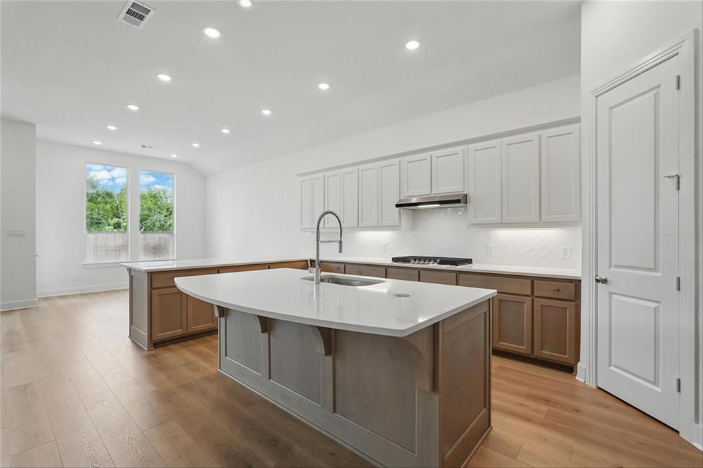 1910 Benedetto Way Property Photo 2