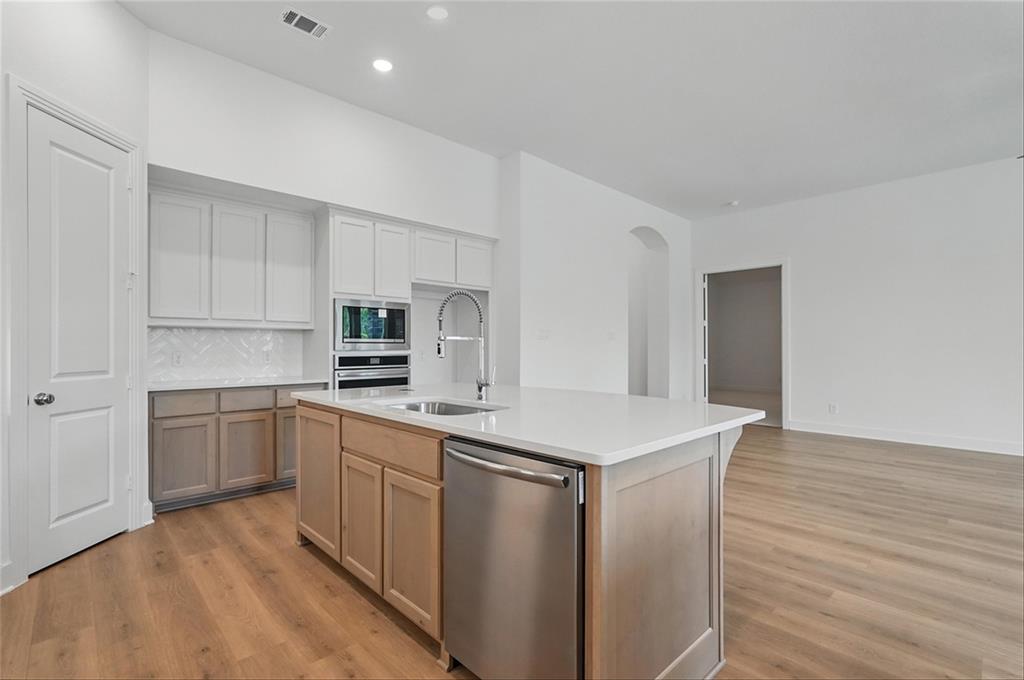 1910 Benedetto Way Property Photo 4
