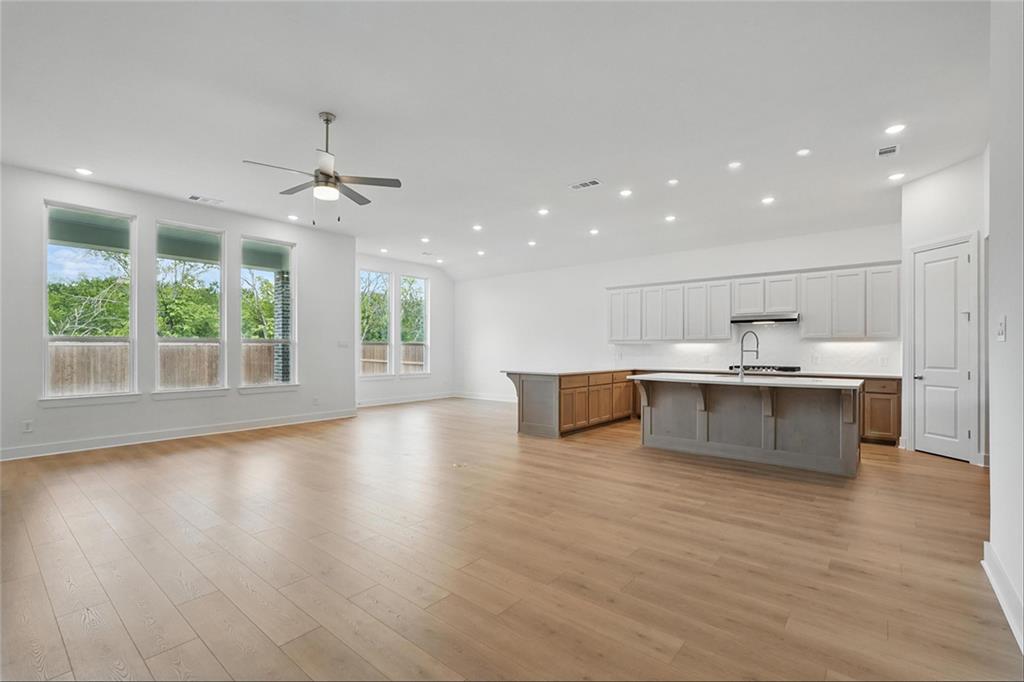 1910 Benedetto Way Property Photo 7