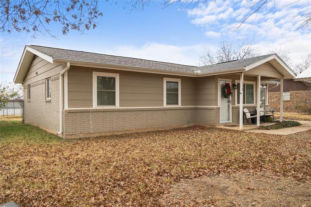 228 Crescent Drive Property Photo