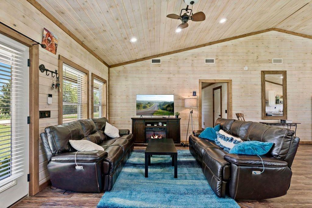 550 County Road 35400 Property Photo 5