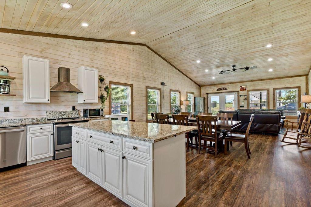 550 County Road 35400 Property Photo 8