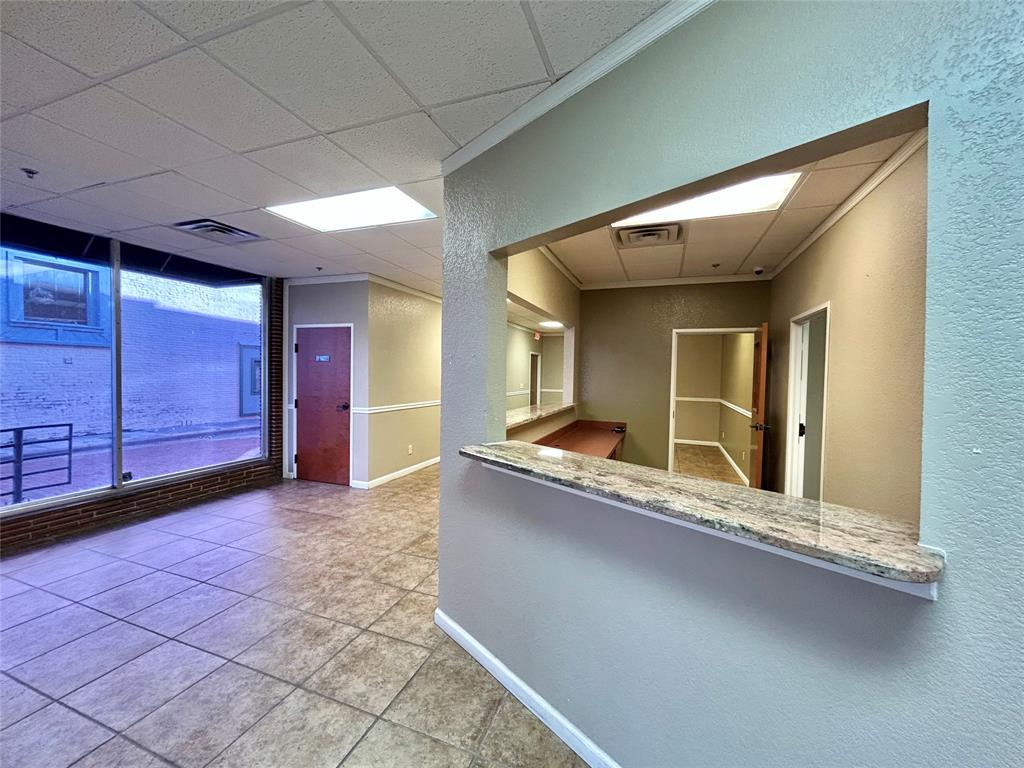 214 E California Street B Property Photo 6