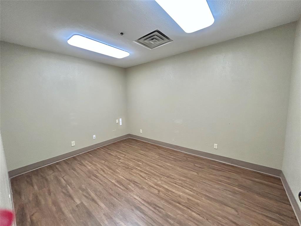 214 E California Street B Property Photo 17