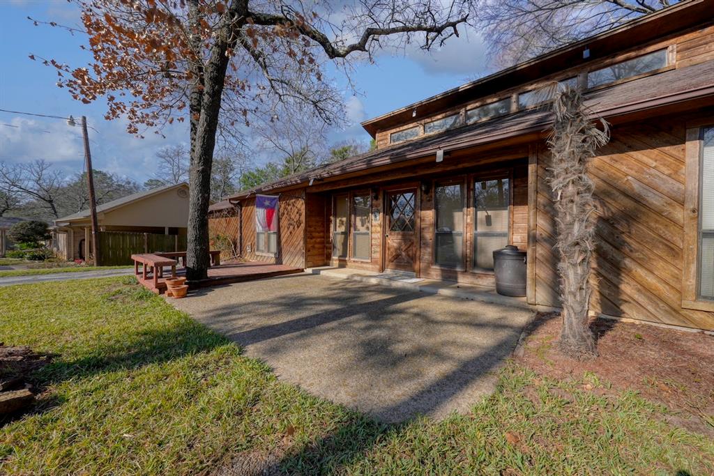 324 Highlander Heights Property Photo 4