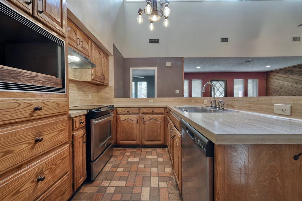 324 Highlander Heights Property Photo 12