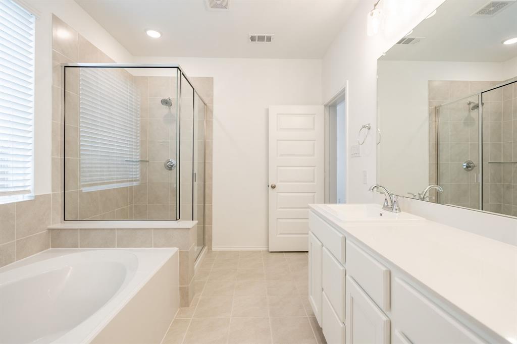 5635 Huffines Boulevard Property Photo 14