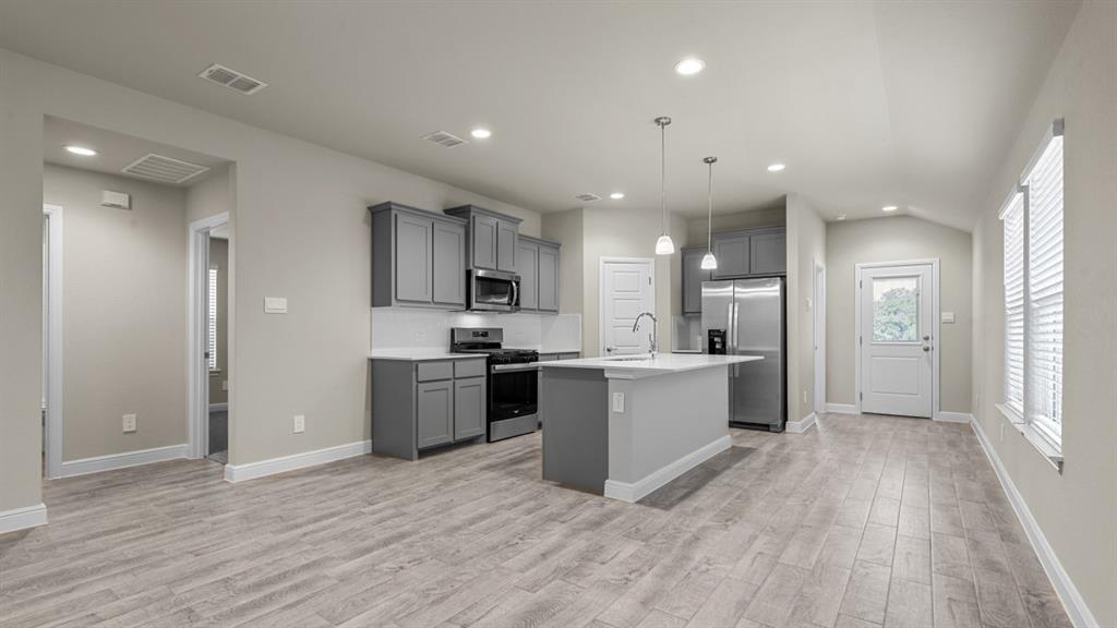 606 Capstone Circle Property Photo 8