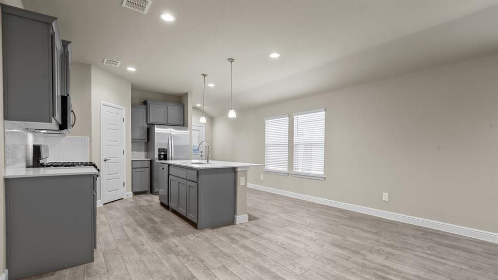 606 Capstone Circle Property Photo 9