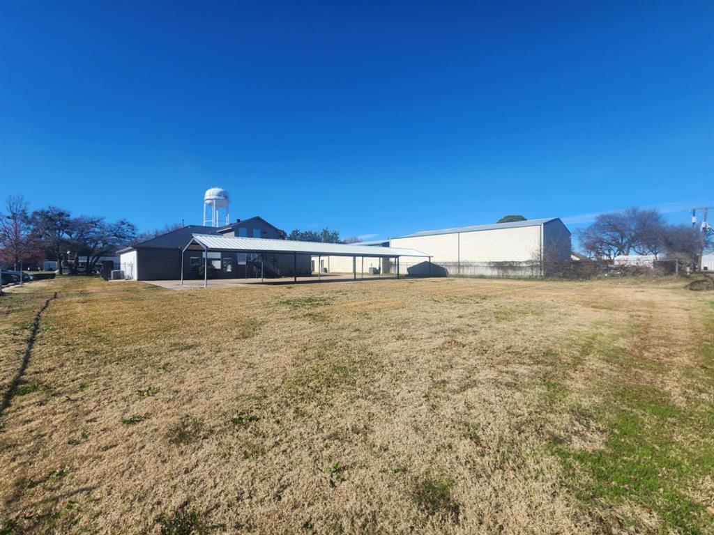 2315 Michigan Court Property Photo 4