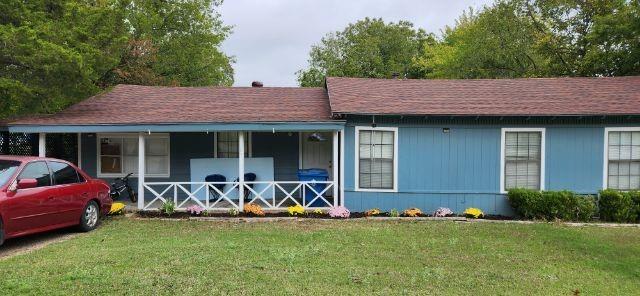 108 E Maple Street Property Photo 1