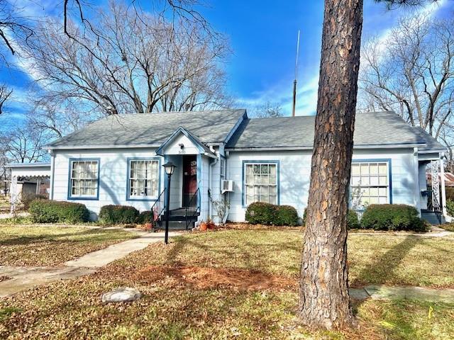 500 W Bonham Avenue Property Photo