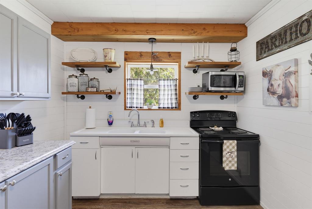 17921 Tx-16 Property Photo 9