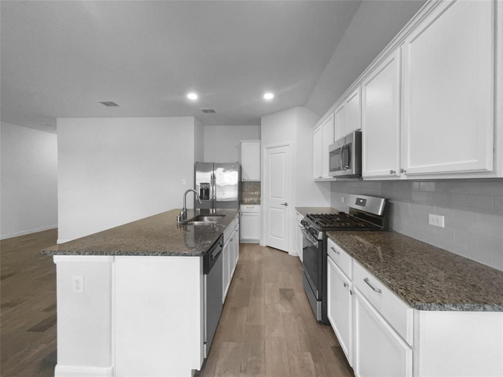 1314 Crescent View Drive Property Photo 14
