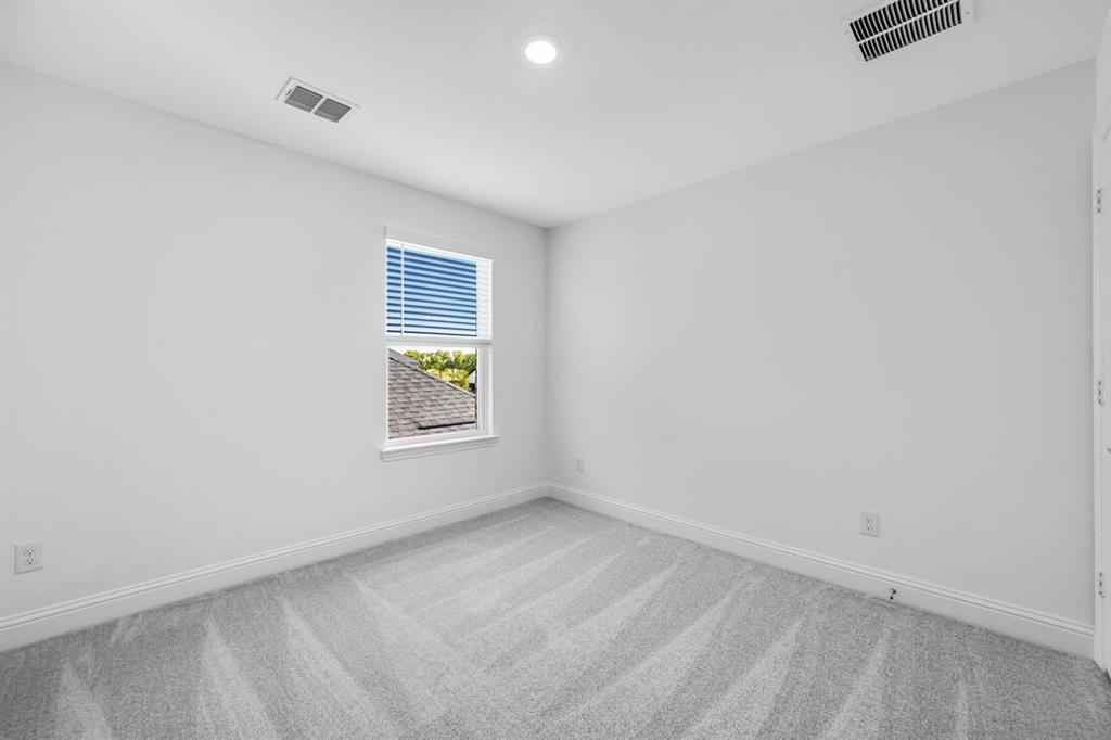 3333 Little Bluestem Road Property Photo 18