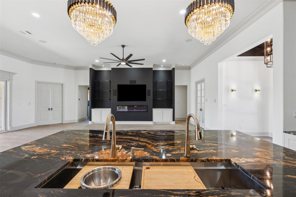 2409 Candlestick Drive Property Photo 12