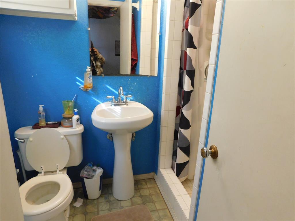 5203 Clinton Avenue Property Photo 15
